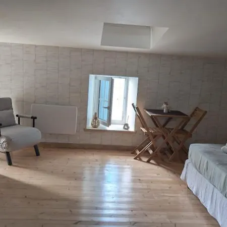 Les Volets Bleus Отель типа 