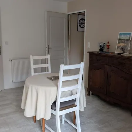 Les Volets Bleus Bernay-Saint-Martin