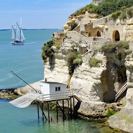 Les Volets Bleus 3* Bernay-Saint-Martin